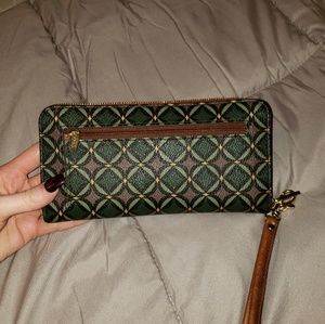 Fossil wristlet wallet 💚